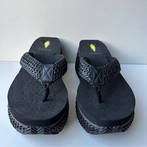 Volatile Women's Black Platform Wedge Flip Flop Woven Crochet Strap Sandals Sz:8